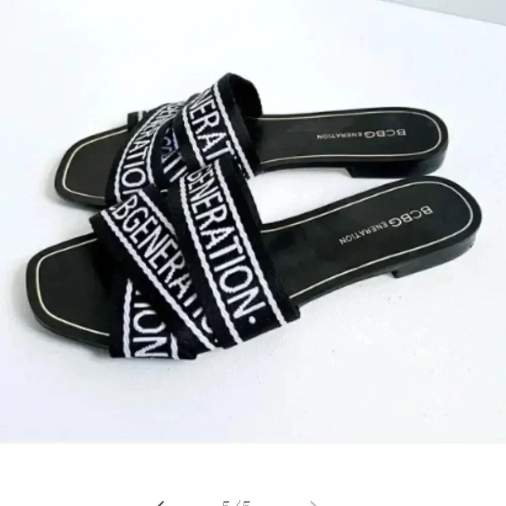 BCBGeneration  KALA Black White Logo Flat Sandals Slides Size 9​ - Picture 6 of 14